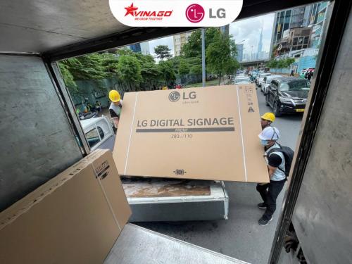 VNG lắp đặt và bàn giao màn hình hiển thị chuyên dụng LG 110UM5K cho doanh nghiệp